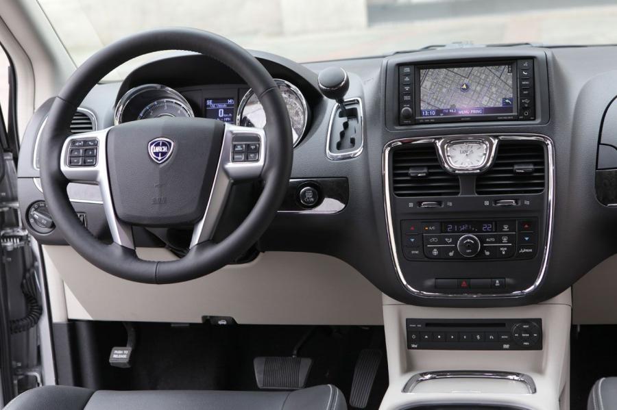  Lancia Voyager 2011 года  (фото 62 из 66)